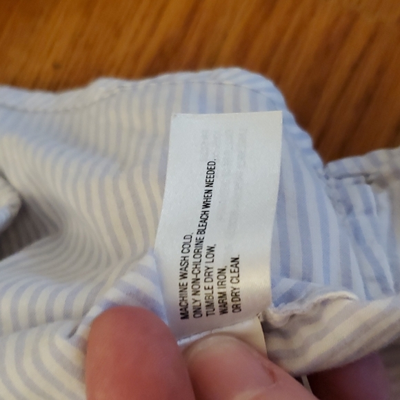 Gap striped button down, size small - Picture 5 of 6
